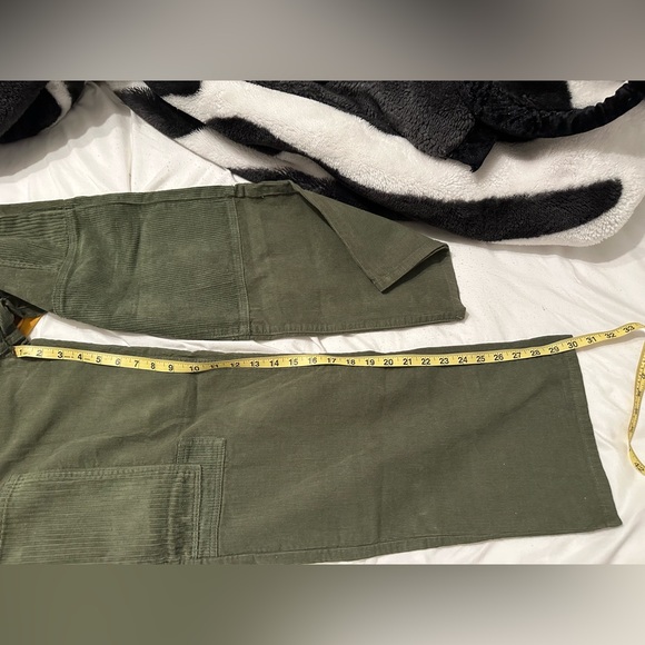 Green corduroy textured pants - Picture 10 of 11